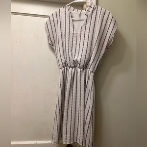 Mia and Tess short sleeve knee length dress